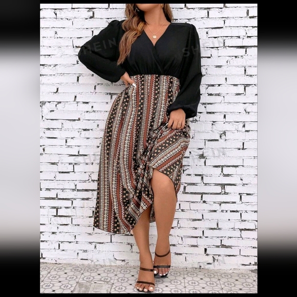SHEIN Dresses & Skirts - SHEIN LUNE Plus Ditsy Floral Print Surplice Neck Lantern Sleeve Dress